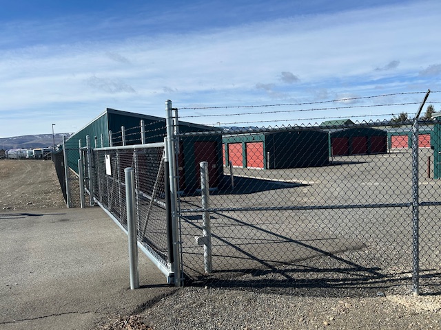 6′ Securite black wire on Galvanized pipe